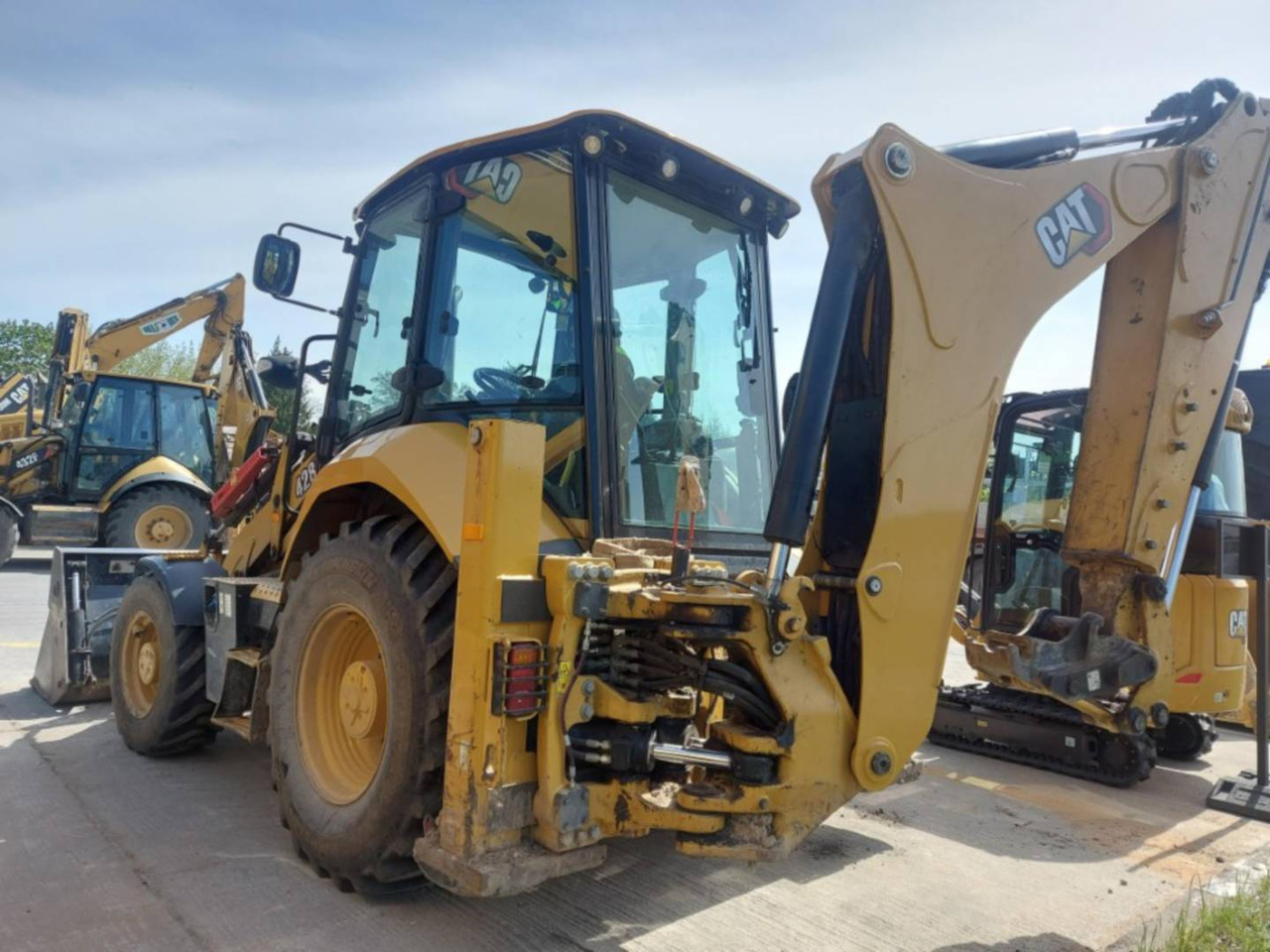 CAT 428 - Kotrórakodó: 4 kép. CAT 428 - Kotrórakodó: 4 kép.