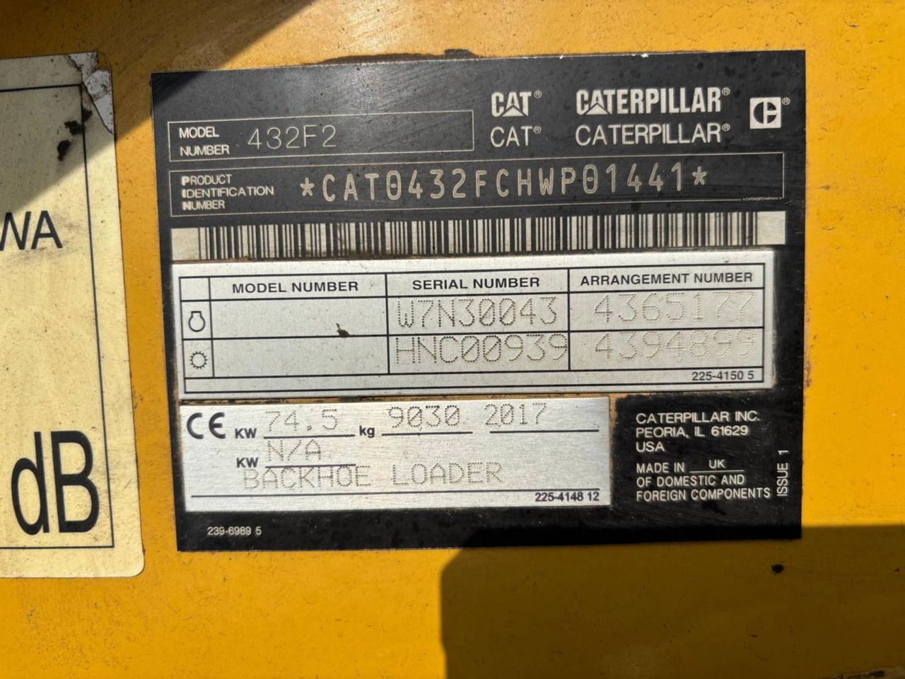 Kotrórakodó CAT 432F2: 6 kép. Kotrórakodó CAT 432F2: 6 kép.