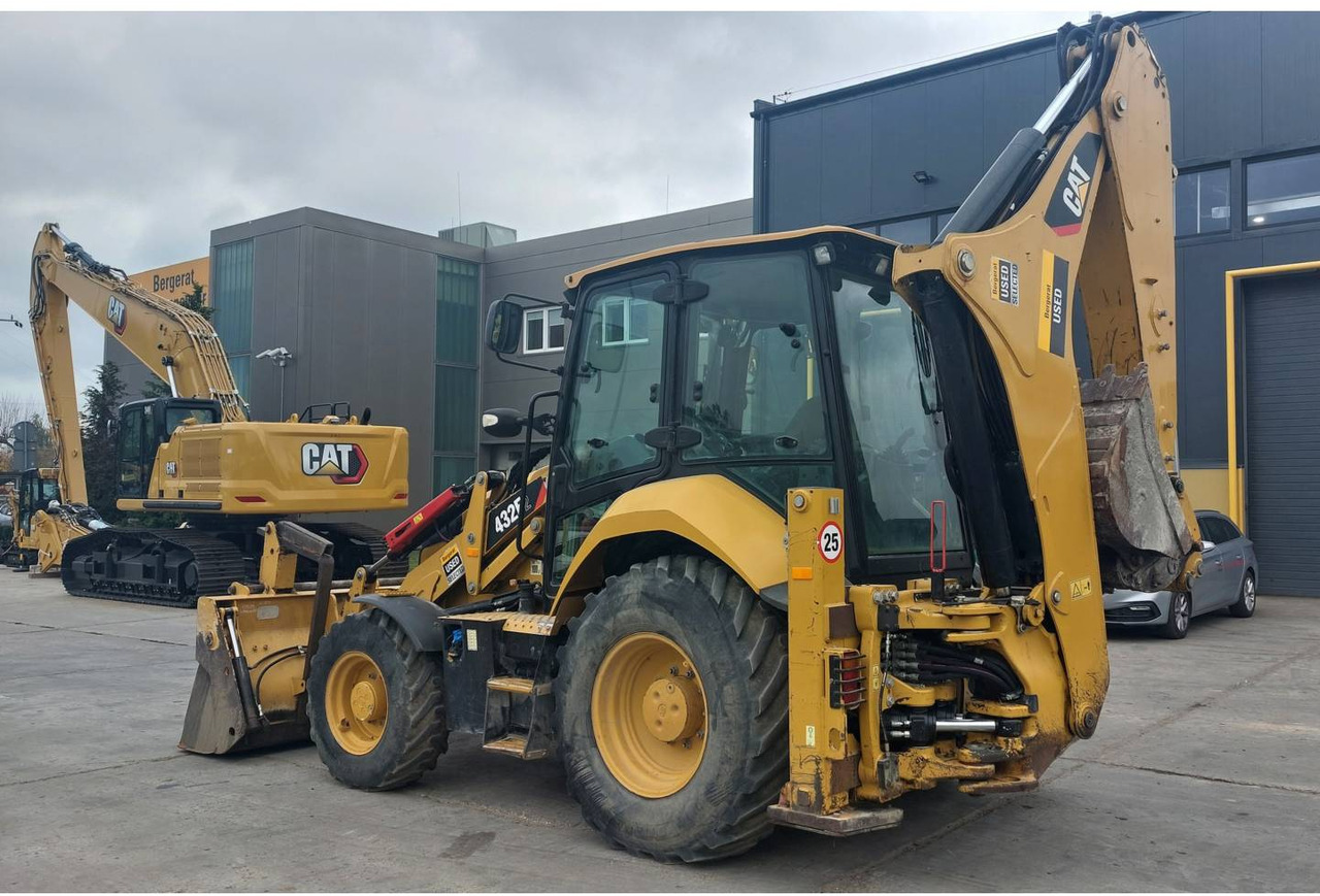 CAT 432F2 - Kotrórakodó: 4 kép. CAT 432F2 - Kotrórakodó: 4 kép.