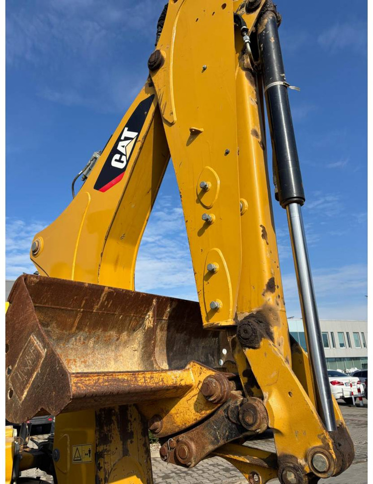 Kotrórakodó CAT 432F2: 16 kép. Kotrórakodó CAT 432F2: 16 kép.