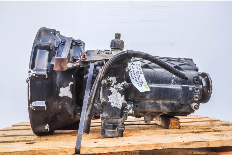 ZF S6-66 M90 81.32002-6891 - Alkatrész - Teherautó: 3 kép. ZF S6-66 M90 81.32002-6891 - Alkatrész - Teherautó: 3 kép.