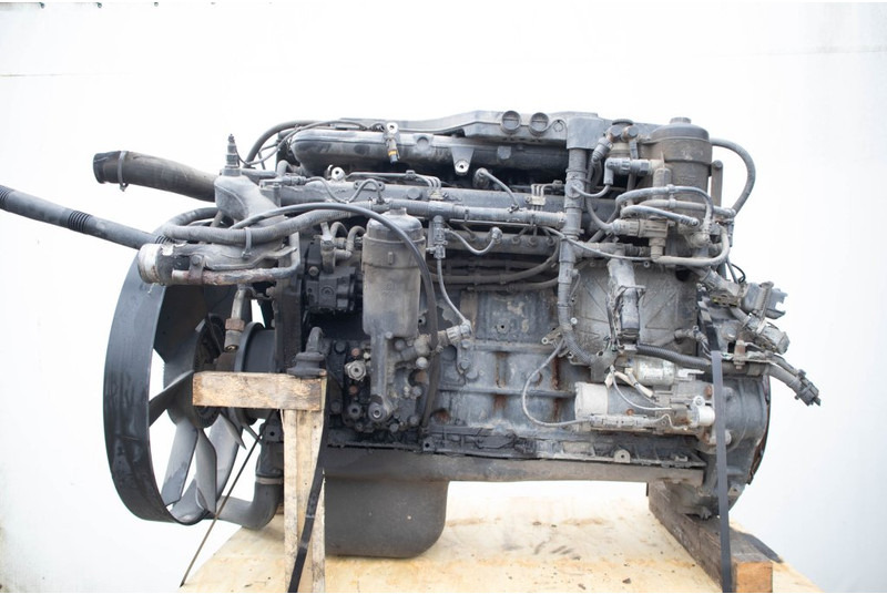 MAN D0836LFL40 EURO2 240 PS - Motor - Teherautó: 3 kép. MAN D0836LFL40 EURO2 240 PS - Motor - Teherautó: 3 kép.