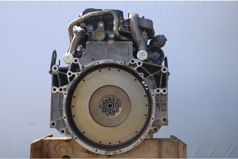MAN D2676LF05 EURO4 480PS - Motor - Teherautó: 2 kép. MAN D2676LF05 EURO4 480PS - Motor - Teherautó: 2 kép.