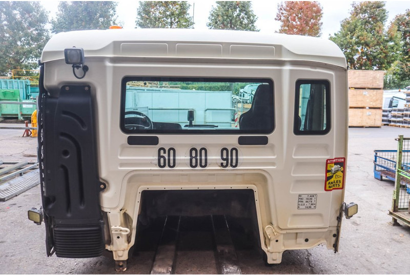 MAN F99L17 TGS EURO6 81.60000-7909 - Fülke és belső tér - Teherautó: 4 kép. MAN F99L17 TGS EURO6 81.60000-7909 - Fülke és belső tér - Teherautó: 4 kép.