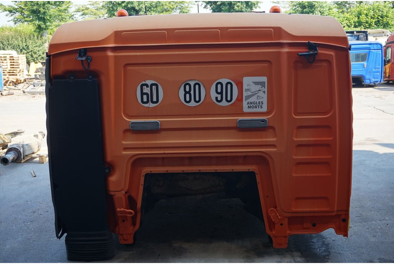 MAN F99L34 TGA - Fülke és belső tér - Teherautó: 4 kép. MAN F99L34 TGA - Fülke és belső tér - Teherautó: 4 kép.