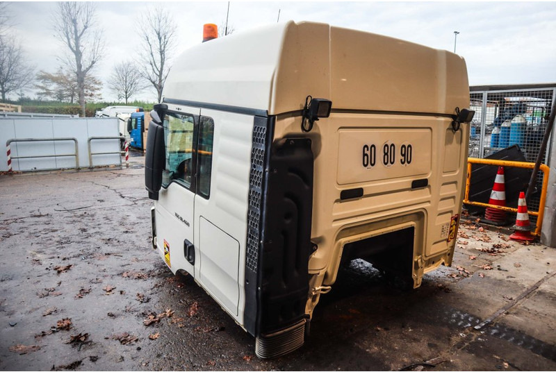 MAN F99L39 TGS EURO6 - Fülke és belső tér - Teherautó: 4 kép. MAN F99L39 TGS EURO6 - Fülke és belső tér - Teherautó: 4 kép.