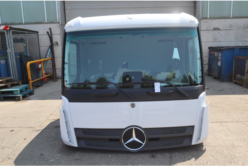 Mercedes-Benz AROCS M-CAB CLASSICSPACE 2.3M - Fülke és belső tér - Teherautó: 1 kép. Mercedes-Benz AROCS M-CAB CLASSICSPACE 2.3M - Fülke és belső tér - Teherautó: 1 kép.