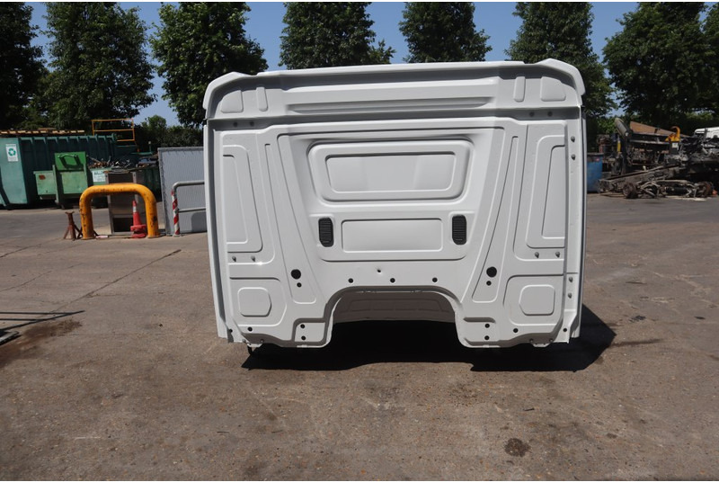 Mercedes-Benz AROCS M-CAB CLASSICSPACE 2.3M - Fülke és belső tér - Teherautó: 3 kép. Mercedes-Benz AROCS M-CAB CLASSICSPACE 2.3M - Fülke és belső tér - Teherautó: 3 kép.