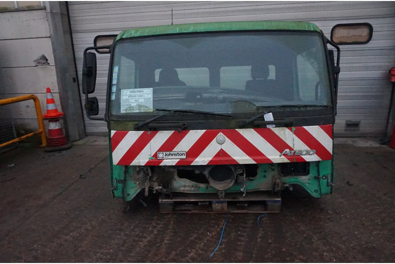 Mercedes-Benz ATEGO F07 KORT RECHTS STUUR 972 890 25 200671 - Fülke és belső tér - Teherautó: 1 kép. Mercedes-Benz ATEGO F07 KORT RECHTS STUUR 972 890 25 200671 - Fülke és belső tér - Teherautó: 1 kép.