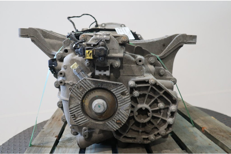 Mercedes-Benz G211-12KL MP4 OM471 715352G2114794 - Sebességváltó - Teherautó: 4 kép. Mercedes-Benz G211-12KL MP4 OM471 715352G2114794 - Sebességváltó - Teherautó: 4 kép.