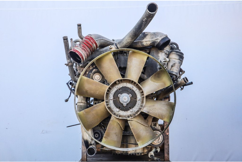 Mercedes-Benz OM501LA EURO5 440PS - Motor - Teherautó: 4 kép. Mercedes-Benz OM501LA EURO5 440PS - Motor - Teherautó: 4 kép.