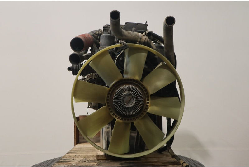 Mercedes-Benz OM906LA EURO3 280PS - Motor - Teherautó: 4 kép. Mercedes-Benz OM906LA EURO3 280PS - Motor - Teherautó: 4 kép.