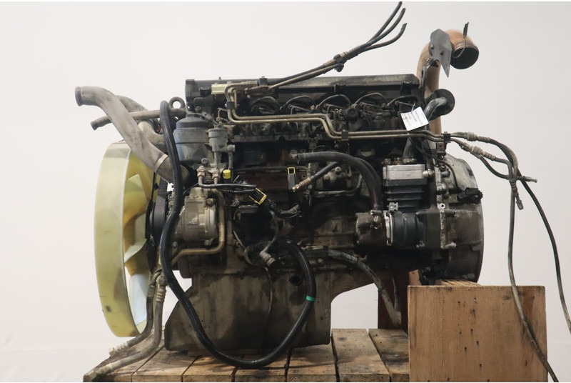 Mercedes-Benz OM906LA EURO3 280PS - Motor - Teherautó: 3 kép. Mercedes-Benz OM906LA EURO3 280PS - Motor - Teherautó: 3 kép.