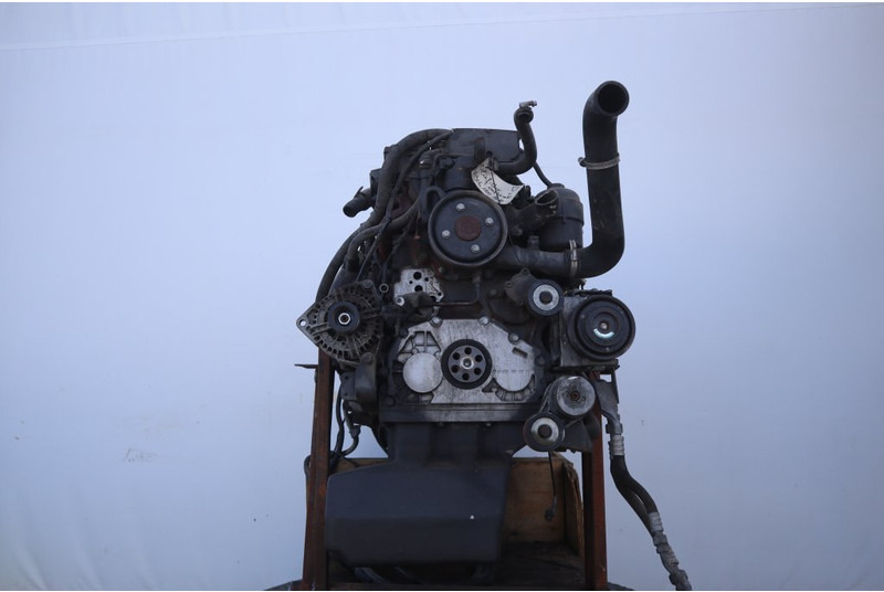 Mercedes-Benz OM906LA EURO5 290PS - Motor - Teherautó: 2 kép. Mercedes-Benz OM906LA EURO5 290PS - Motor - Teherautó: 2 kép.