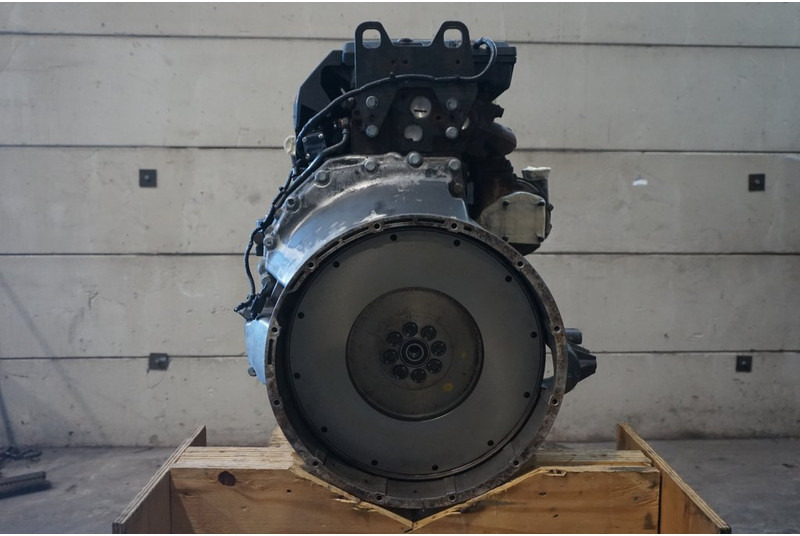 Mercedes-Benz OM926LA EURO3 330PS 92692400384688 - Motor - Teherautó: 4 kép. Mercedes-Benz OM926LA EURO3 330PS 92692400384688 - Motor - Teherautó: 4 kép.