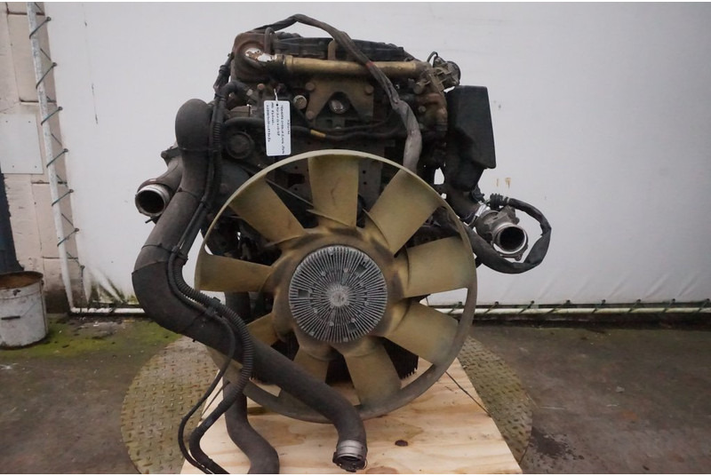 Mercedes-Benz OM934LA EURO6 180PS 934911C0012138 - Motor - Teherautó: 2 kép. Mercedes-Benz OM934LA EURO6 180PS 934911C0012138 - Motor - Teherautó: 2 kép.