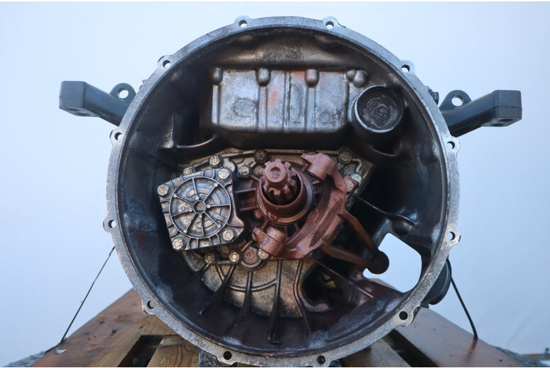 ZF 12AS1210OD TGM - Sebességváltó - Teherautó: 2 kép. ZF 12AS1210OD TGM - Sebességváltó - Teherautó: 2 kép.