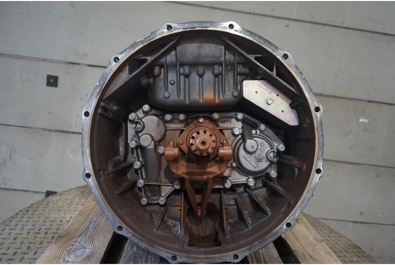ZF 12AS2130DD TGS 81.32004-6257 - Sebességváltó - Teherautó: 2 kép. ZF 12AS2130DD TGS 81.32004-6257 - Sebességváltó - Teherautó: 2 kép.