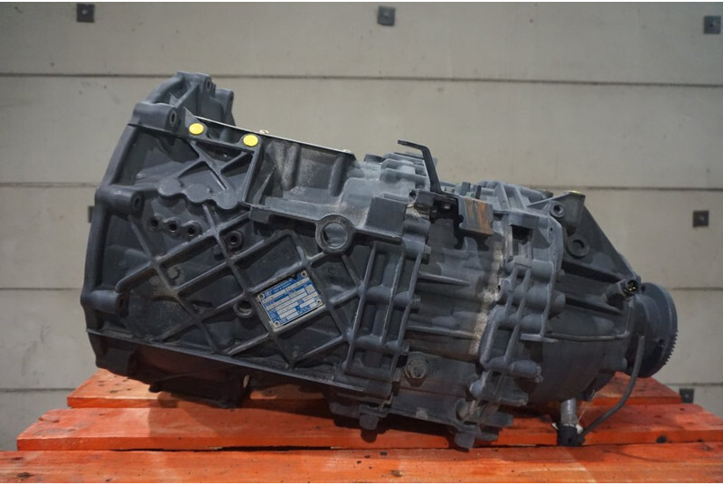 ZF 12AS2130DD TGS - Sebességváltó - Teherautó: 1 kép. ZF 12AS2130DD TGS - Sebességváltó - Teherautó: 1 kép.