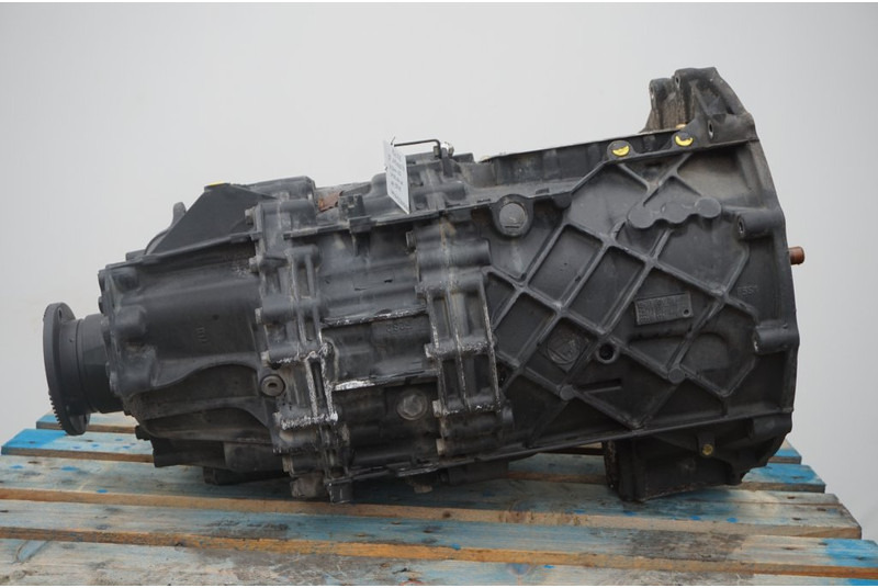 ZF 12AS2130TDM12 - Sebességváltó - Teherautó: 3 kép. ZF 12AS2130TDM12 - Sebességváltó - Teherautó: 3 kép.