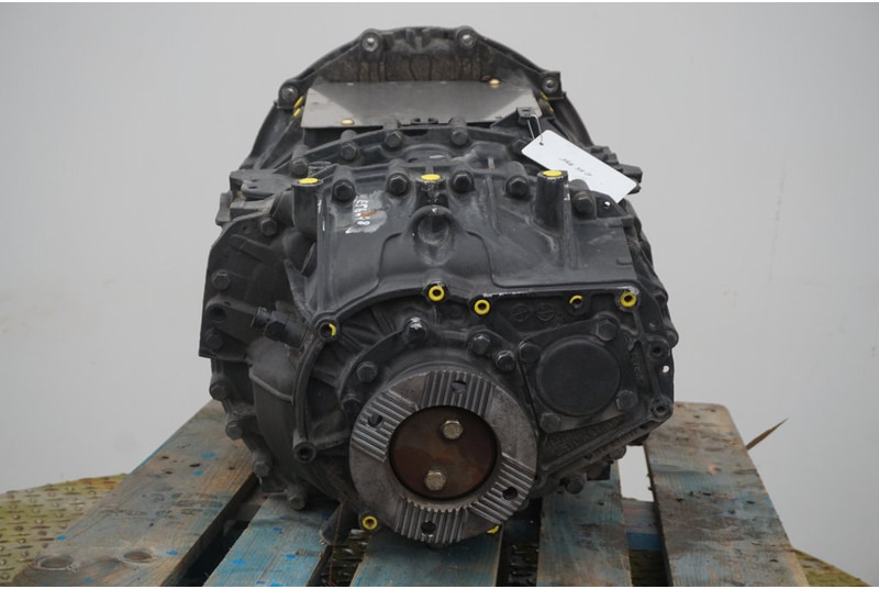 ZF 12AS2130TDM12 - Sebességváltó - Teherautó: 4 kép. ZF 12AS2130TDM12 - Sebességváltó - Teherautó: 4 kép.