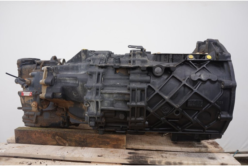 ZF 12AS2131DD+INT3 81.32004-6369 - Sebességváltó - Teherautó: 3 kép. ZF 12AS2131DD+INT3 81.32004-6369 - Sebességváltó - Teherautó: 3 kép.