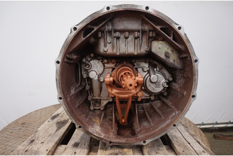 ZF 12AS2131DD+INT3 81.32004-6369 - Sebességváltó - Teherautó: 2 kép. ZF 12AS2131DD+INT3 81.32004-6369 - Sebességváltó - Teherautó: 2 kép.