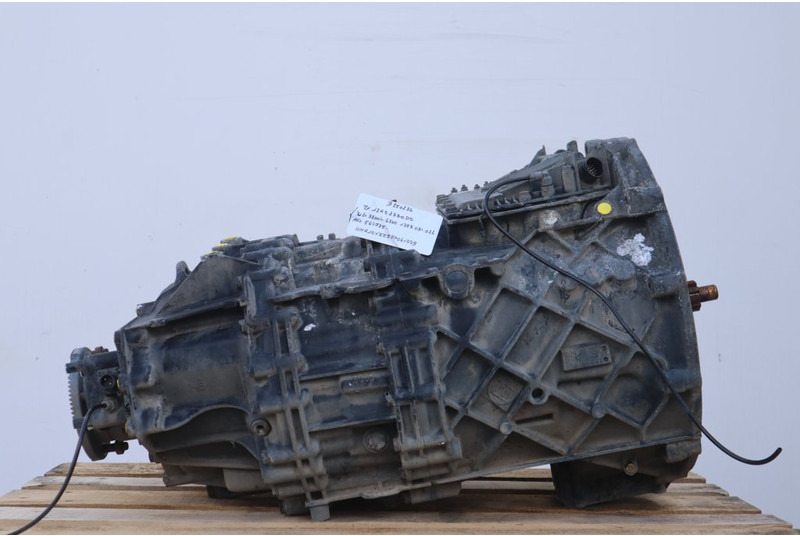 ZF 12AS2330DD 81.32004-6260 - Sebességváltó - Teherautó: 1 kép. ZF 12AS2330DD 81.32004-6260 - Sebességváltó - Teherautó: 1 kép.