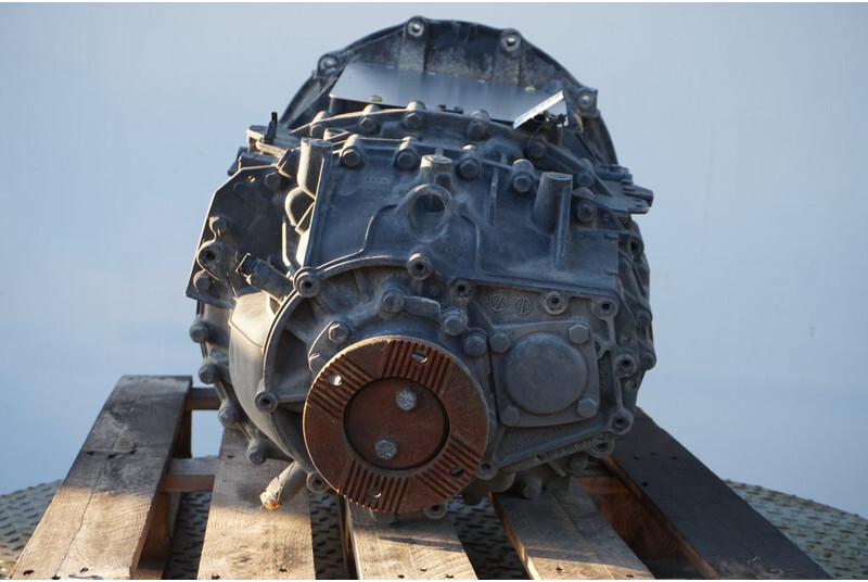 ZF 12AS2330DD TGX - Sebességváltó - Teherautó: 4 kép. ZF 12AS2330DD TGX - Sebességváltó - Teherautó: 4 kép.