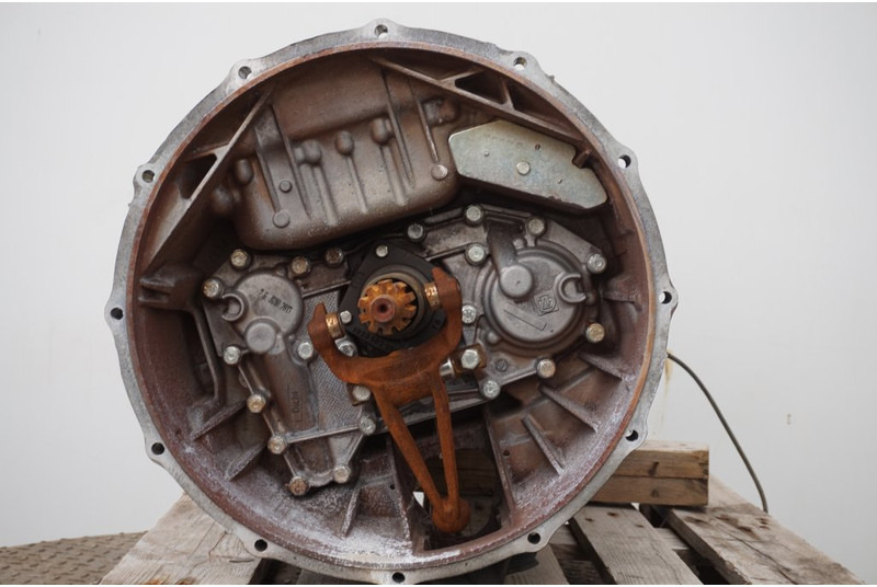 ZF 12AS2331DD+INT3 81.32004-6089 - Sebességváltó - Teherautó: 2 kép. ZF 12AS2331DD+INT3 81.32004-6089 - Sebességváltó - Teherautó: 2 kép.
