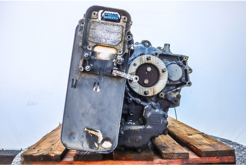 ZF 12AS2331DD+INT3 - Sebességváltó - Teherautó: 4 kép. ZF 12AS2331DD+INT3 - Sebességváltó - Teherautó: 4 kép.