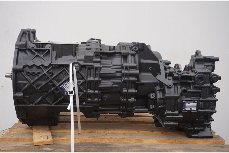 ZF 12AS2331DD INT3 - Sebességváltó - Teherautó: 1 kép. ZF 12AS2331DD INT3 - Sebességváltó - Teherautó: 1 kép.