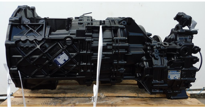 ZF 12AS2331TD INT3 - Sebességváltó - Teherautó: 1 kép. ZF 12AS2331TD INT3 - Sebességváltó - Teherautó: 1 kép.