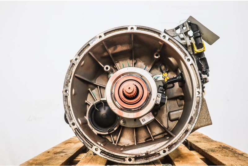 ZF 12TX2210DD - Sebességváltó - Teherautó: 2 kép. ZF 12TX2210DD - Sebességváltó - Teherautó: 2 kép.