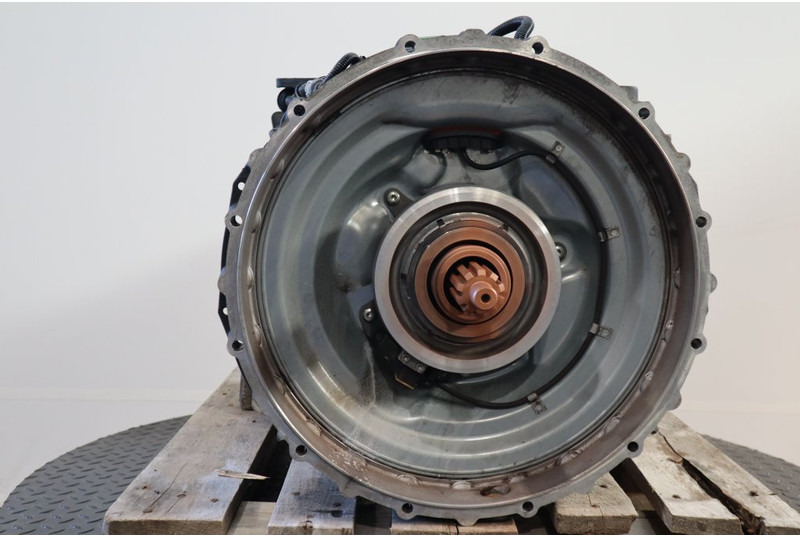 ZF 12TX2621DD+IT3 81.32004-6497 - Sebességváltó - Teherautó: 2 kép. ZF 12TX2621DD+IT3 81.32004-6497 - Sebességváltó - Teherautó: 2 kép.