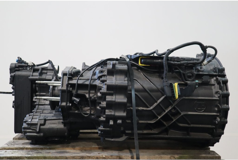 ZF 12TX2821OD+INT3 81.32004-6499 NEW - Sebességváltó - Teherautó: 3 kép. ZF 12TX2821OD+INT3 81.32004-6499 NEW - Sebességváltó - Teherautó: 3 kép.