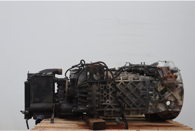 ZF 16S151OD+INT F2000 - Sebességváltó - Teherautó: 3 kép. ZF 16S151OD+INT F2000 - Sebességváltó - Teherautó: 3 kép.