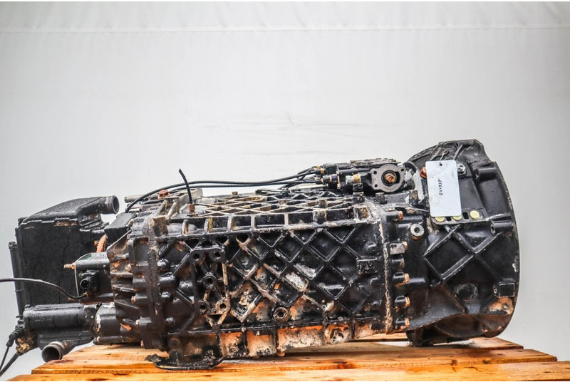ZF 16S2221TO+INT - Sebességváltó - Teherautó: 1 kép. ZF 16S2221TO+INT - Sebességváltó - Teherautó: 1 kép.