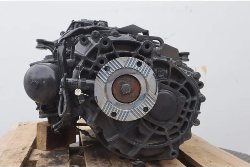 ZF 6AS800OD 81.32004-6338 - Sebességváltó - Teherautó: 4 kép. ZF 6AS800OD 81.32004-6338 - Sebességváltó - Teherautó: 4 kép.
