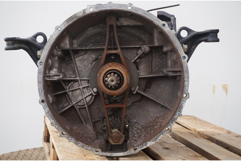 ZF 6S800OD TGL 81.32004-6180 - Sebességváltó - Teherautó: 2 kép. ZF 6S800OD TGL 81.32004-6180 - Sebességváltó - Teherautó: 2 kép.