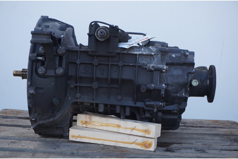 ZF 6S800OD TGL 81.32004-6180 - Sebességváltó - Teherautó: 1 kép. ZF 6S800OD TGL 81.32004-6180 - Sebességváltó - Teherautó: 1 kép.