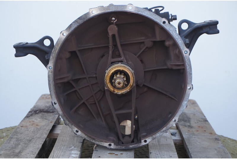 ZF 6S800OD TGL 81.32004-6180 - Sebességváltó - Teherautó: 2 kép. ZF 6S800OD TGL 81.32004-6180 - Sebességváltó - Teherautó: 2 kép.