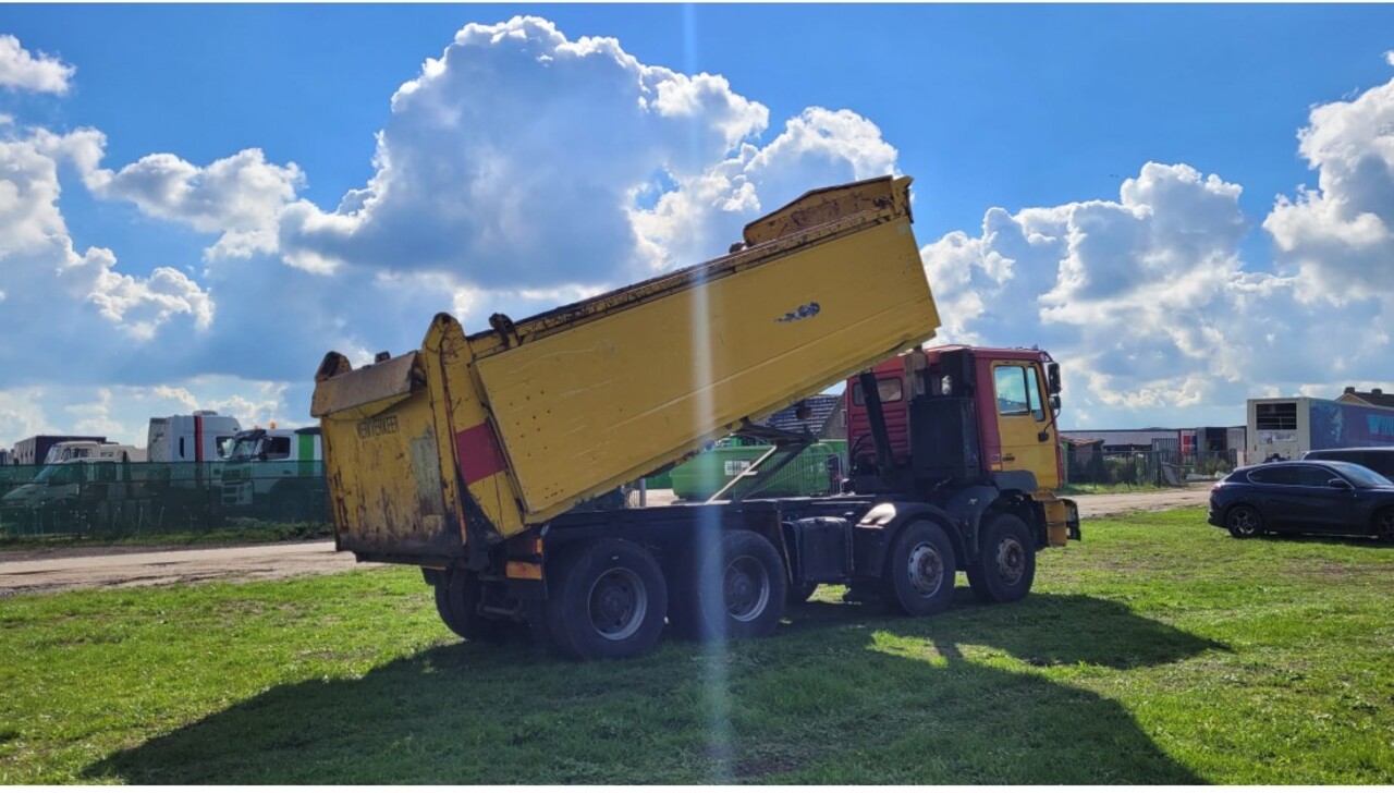 MAN 41.364 EURO 2 8X4 TIPPER SPRING/SPRING MANUAL GEARBOX - Billenőplatós teherautó: 2 kép. MAN 41.364 EURO 2 8X4 TIPPER SPRING/SPRING MANUAL GEARBOX - Billenőplatós teherautó: 2 kép.