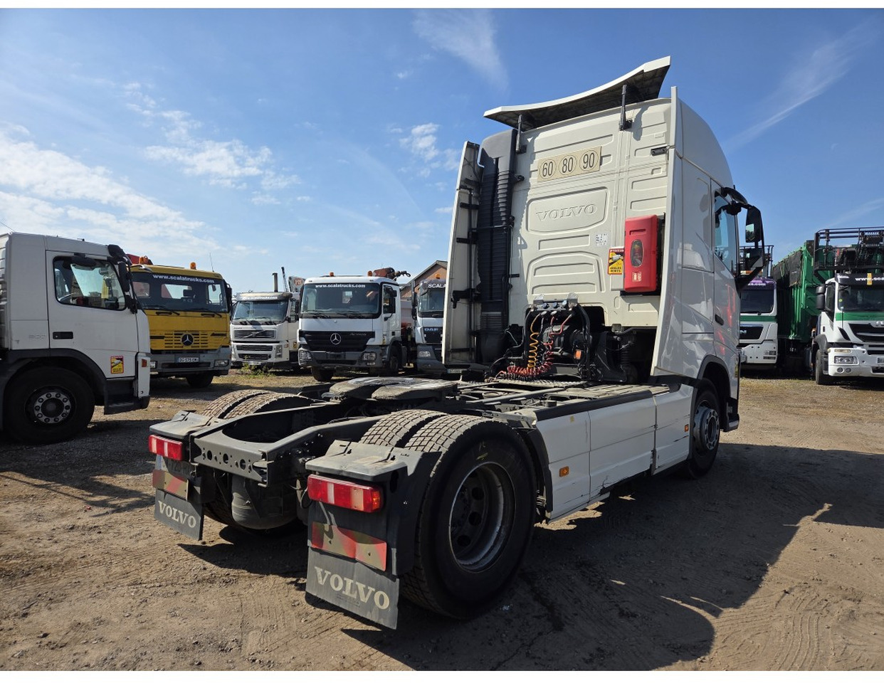 VOLVO FH 500 4X2 TRACTOR UNIT 2 TANKS VEB+ - Nyergesvontató: 2 kép. VOLVO FH 500 4X2 TRACTOR UNIT 2 TANKS VEB+ - Nyergesvontató: 2 kép.