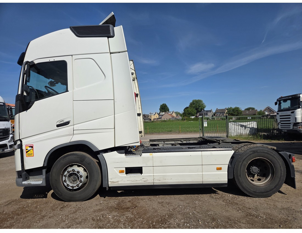 VOLVO FH 500 4X2 TRACTOR UNIT 2 TANKS VEB+ - Nyergesvontató: 3 kép. VOLVO FH 500 4X2 TRACTOR UNIT 2 TANKS VEB+ - Nyergesvontató: 3 kép.