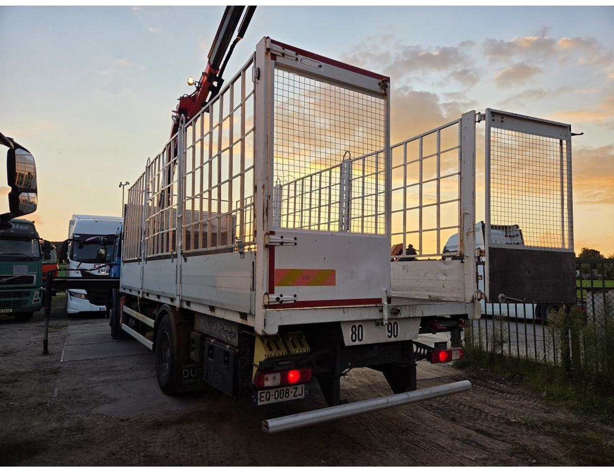 Renault C 280 4X2 Palfinger PK12002 EH Kran Crane Remote Control Automat flatbed truck - Platós teherautó, Darus autó: 2 kép. Renault C 280 4X2 Palfinger PK12002 EH Kran Crane Remote Control Automat flatbed truck - Platós teherautó, Darus autó: 2 kép.