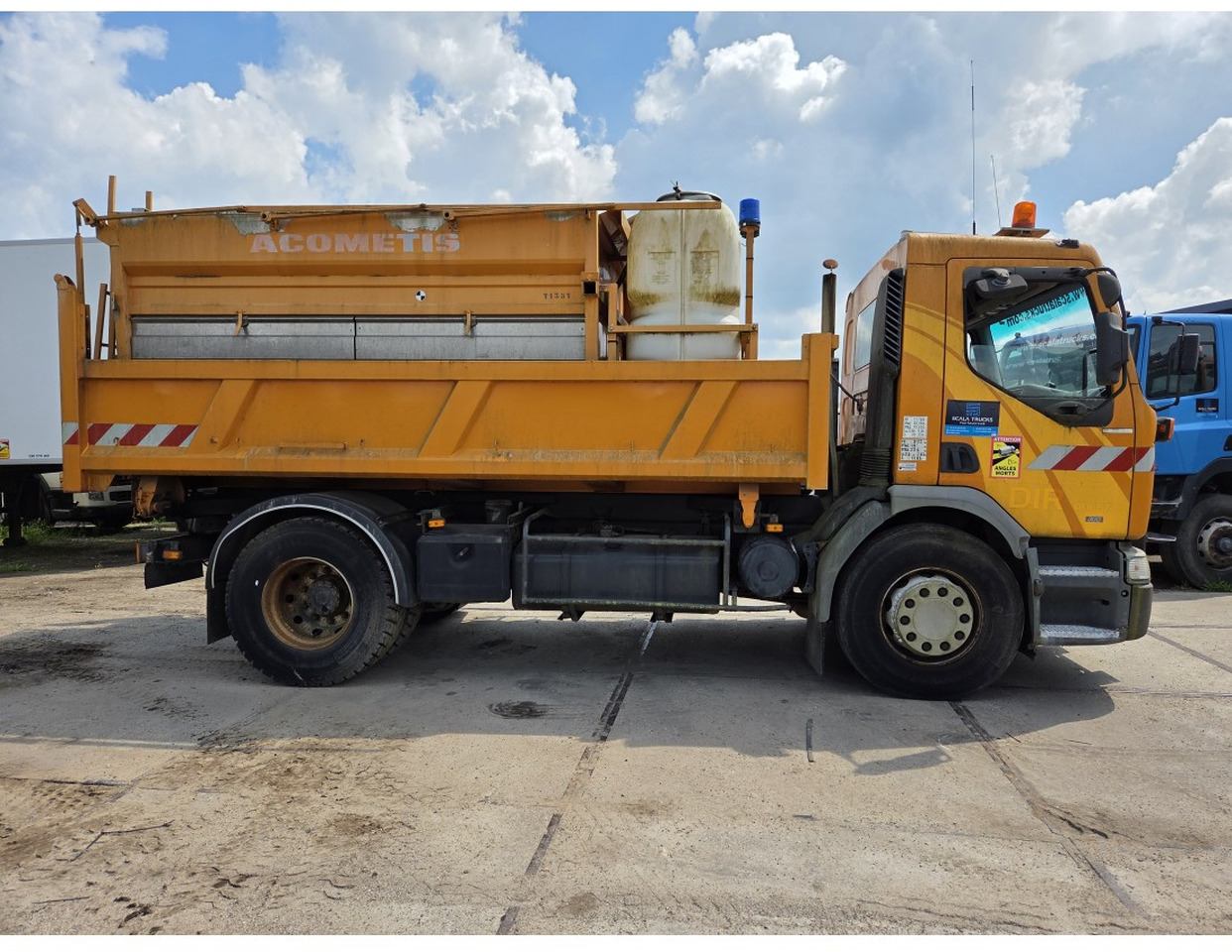 Renault Premium 300 4x2 Tipper Gritter Manual Gearbox Mechanical pump Pomp - Billenőplatós teherautó: 5 kép. Renault Premium 300 4x2 Tipper Gritter Manual Gearbox Mechanical pump Pomp - Billenőplatós teherautó: 5 kép.