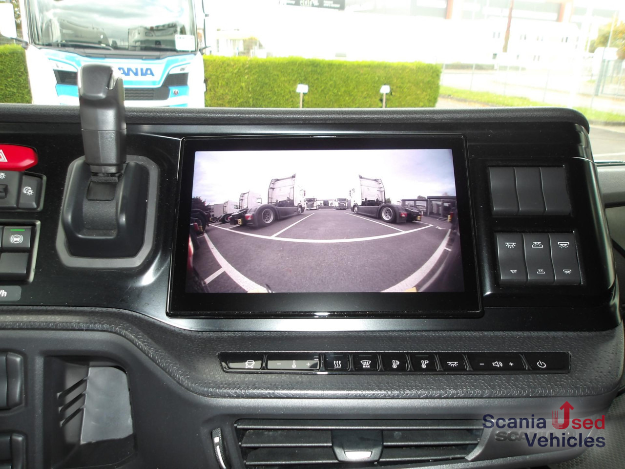 SCANIA R 460 EB - MEGA - HIGHLINE - 2x TANKs - ACC - Nyergesvontató: 3 kép. SCANIA R 460 EB - MEGA - HIGHLINE - 2x TANKs - ACC - Nyergesvontató: 3 kép.