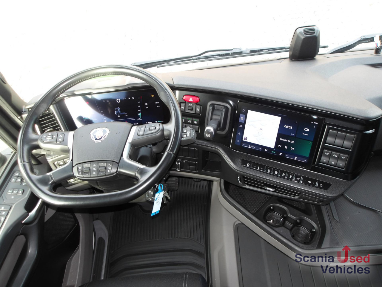 SCANIA R 460 EB - MEGA - HIGHLINE - 2x TANKs - ACC - Nyergesvontató: 2 kép. SCANIA R 460 EB - MEGA - HIGHLINE - 2x TANKs - ACC - Nyergesvontató: 2 kép.