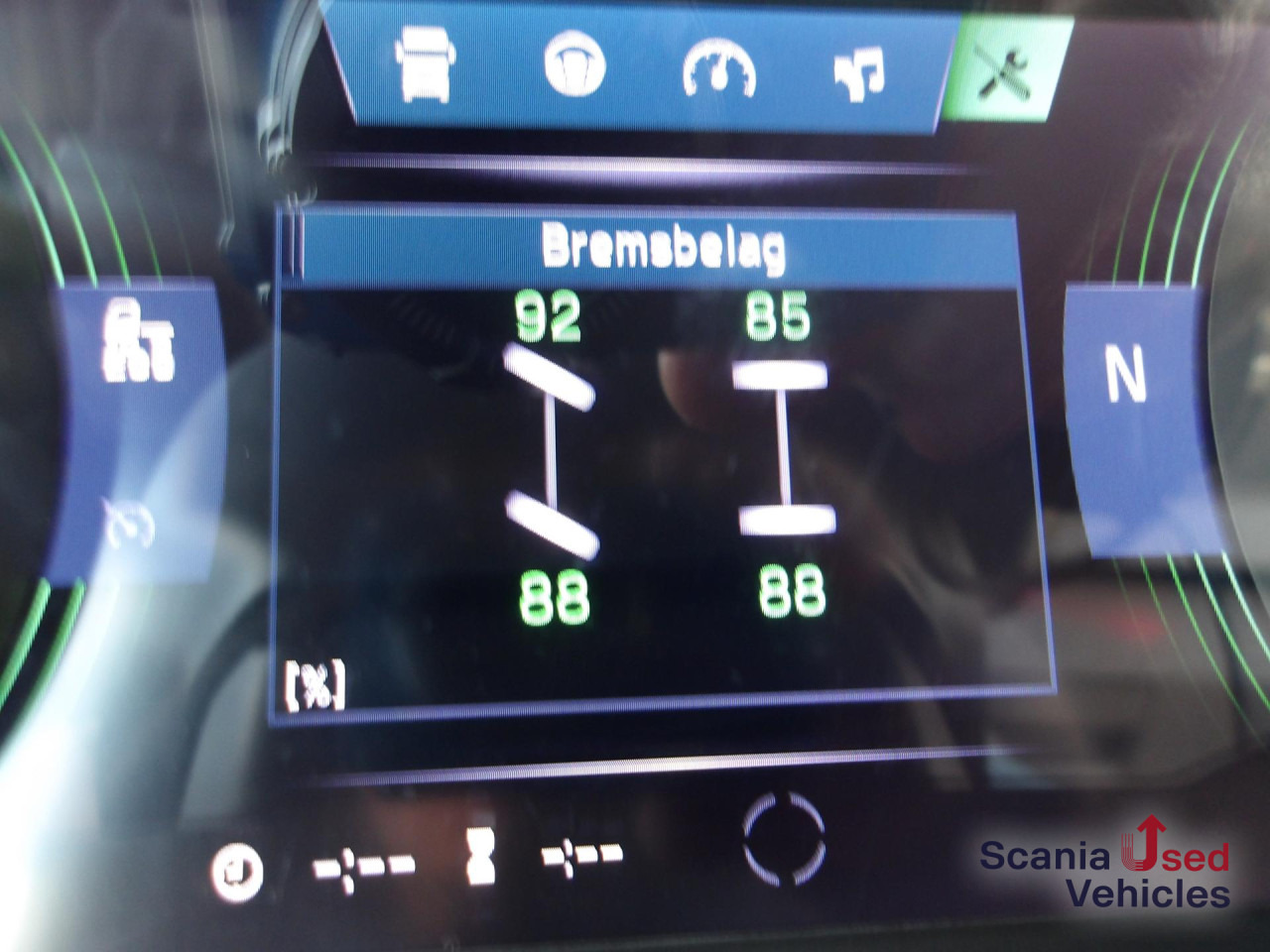 SCANIA R 460 EB - MEGA - HIGHLINE - 2x TANKs - ACC - Nyergesvontató: 2 kép. SCANIA R 460 EB - MEGA - HIGHLINE - 2x TANKs - ACC - Nyergesvontató: 2 kép.
